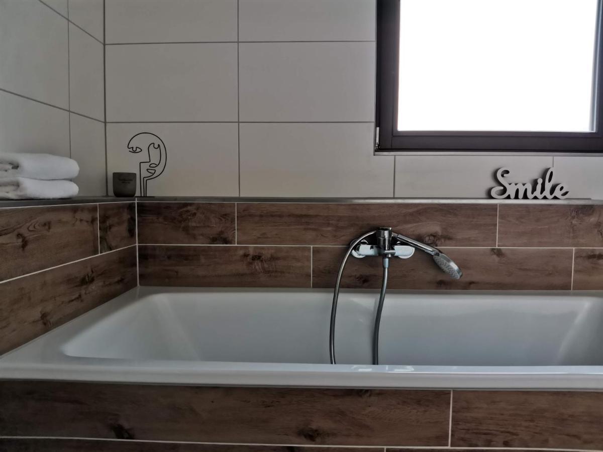 Cerny Vlk, Apartment