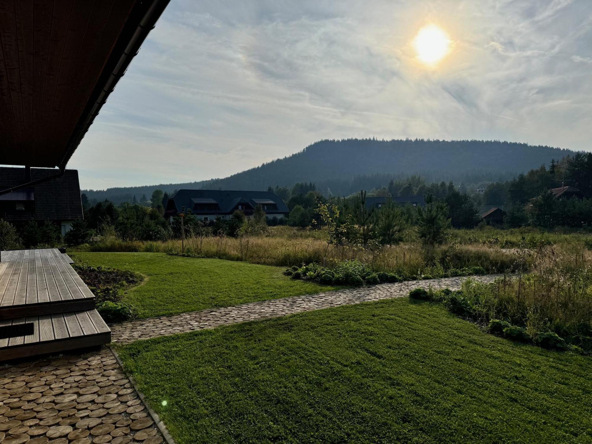 Cerny Vlk, Borova Lada